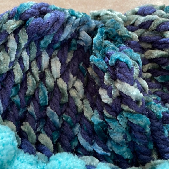 NWT - Hand-knitted hat - Picture 2 of 7